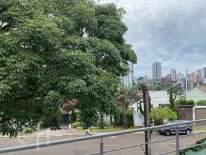 Image 22 - 831561