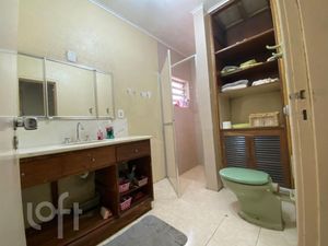 Image 11 - 831561