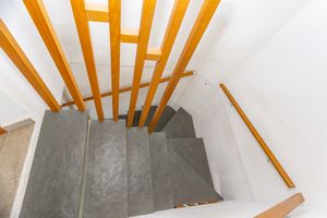 Image 21 - 831609