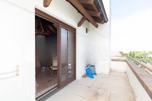 Image 4 - 831616
