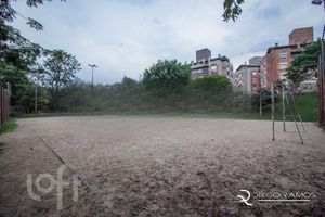 Image 2 - 831697