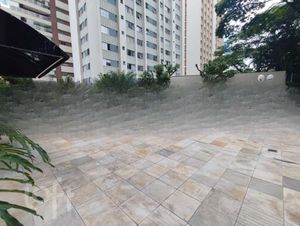 Image 33 - 831702