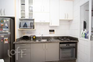 Image 8 - 831781