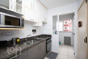 Image 9 - 831781