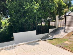 Image 1 - 831804