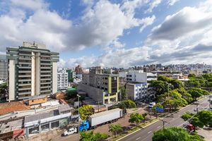 Image 19 - 831849
