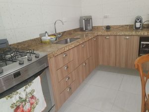 Image 12 - 831861