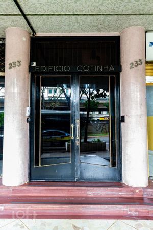 Image 20 - 831879