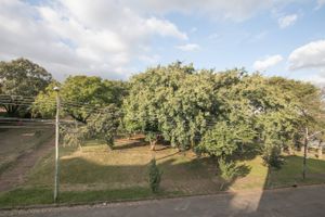 Image 11 - 8319