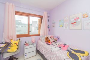 Image 19 - 831907