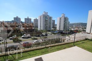 Image 25 - 831914