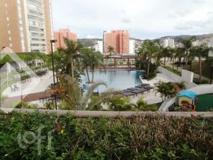 Image 24 - 831914