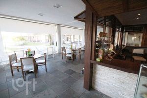 Image 23 - 831914