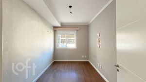 Image 32 - 832033