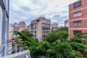 Image 7 - 832070