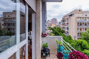Image 6 - 832070