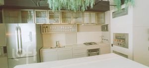 Image 5 - 832072