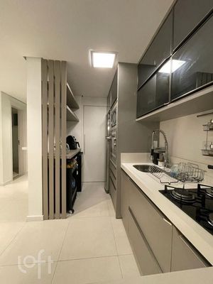 Image 3 - 832143