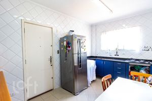 Image 4 - 832145