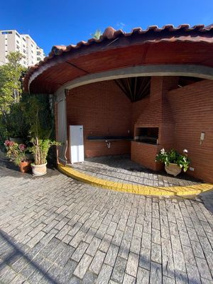 Image 15 - 832207