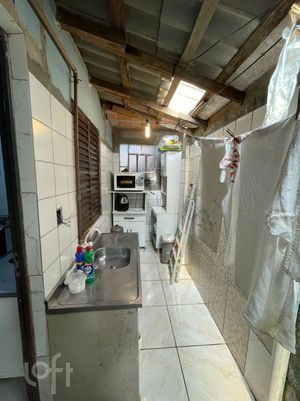 Image 28 - 832208