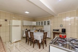 Image 16 - 832231