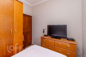 Image 8 - 832231