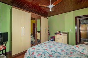 Image 13 - 832244