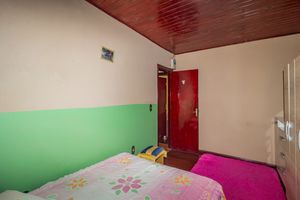 Image 21 - 832244
