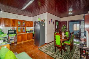 Image 6 - 832244