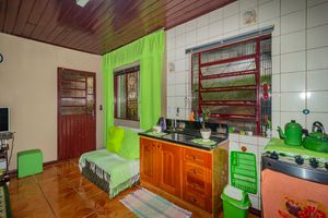 Image 9 - 832244