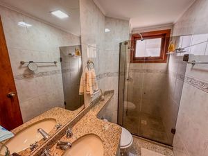 Image 8 - 832289