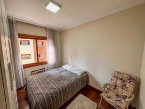 Image 9 - 832289