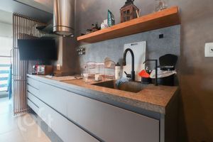 Image 7 - 832299