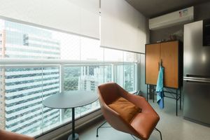 Image 10 - 832299