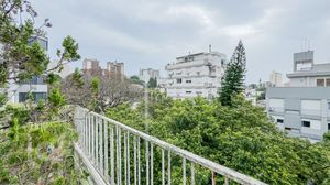 Image 31 - 832301