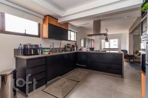 Image 16 - 832374