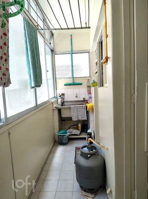 Image 10 - 832511