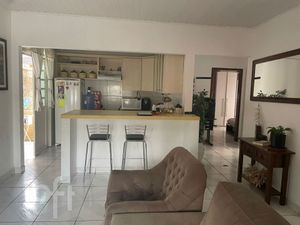Image 35 - 832652