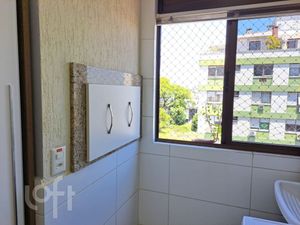 Image 12 - 832655