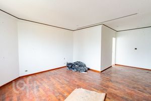 Image 36 - 832687
