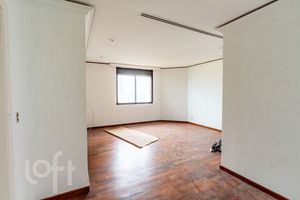 Image 35 - 832687