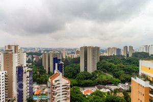 Image 22 - 832687