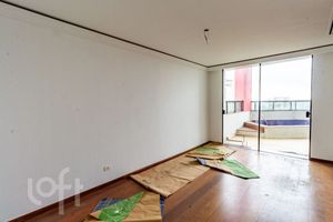 Image 10 - 832687