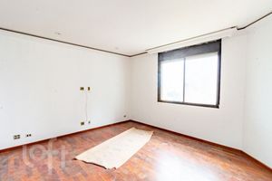 Image 34 - 832687