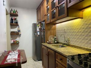 Image 8 - 832761