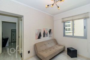 Image 36 - 832778