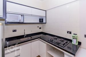 Image 4 - 832778