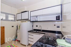 Image 3 - 832778