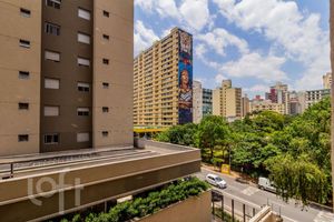 Image 17 - 832778